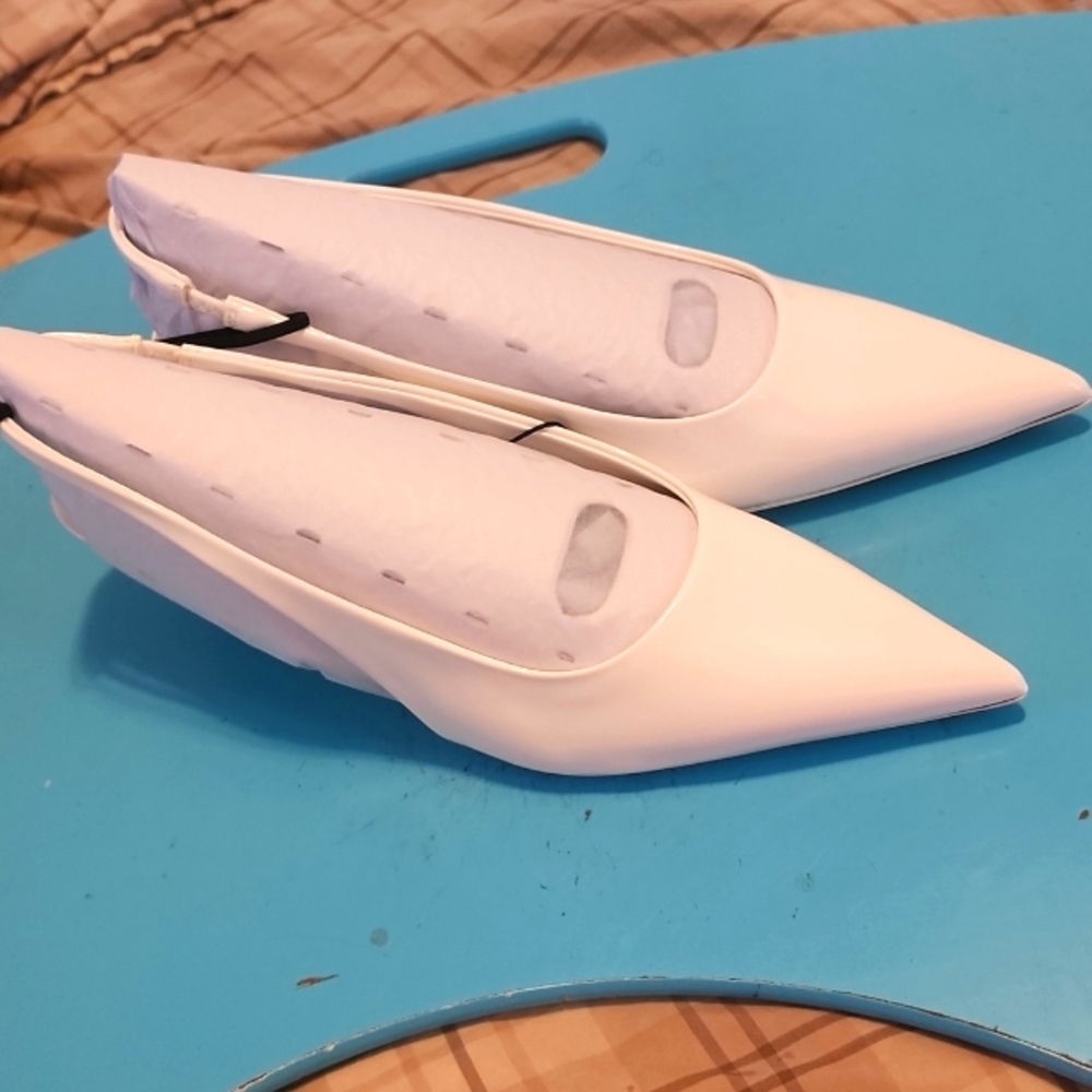 NWT White Zara Kitten Heel Sling Back Heels Size 6.5
